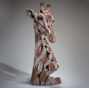 Edge Giraffe Sculpture