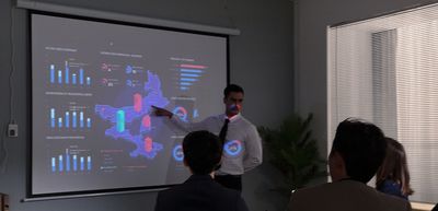 SCHERMO PER PROIETTORE MOTORIZZATO