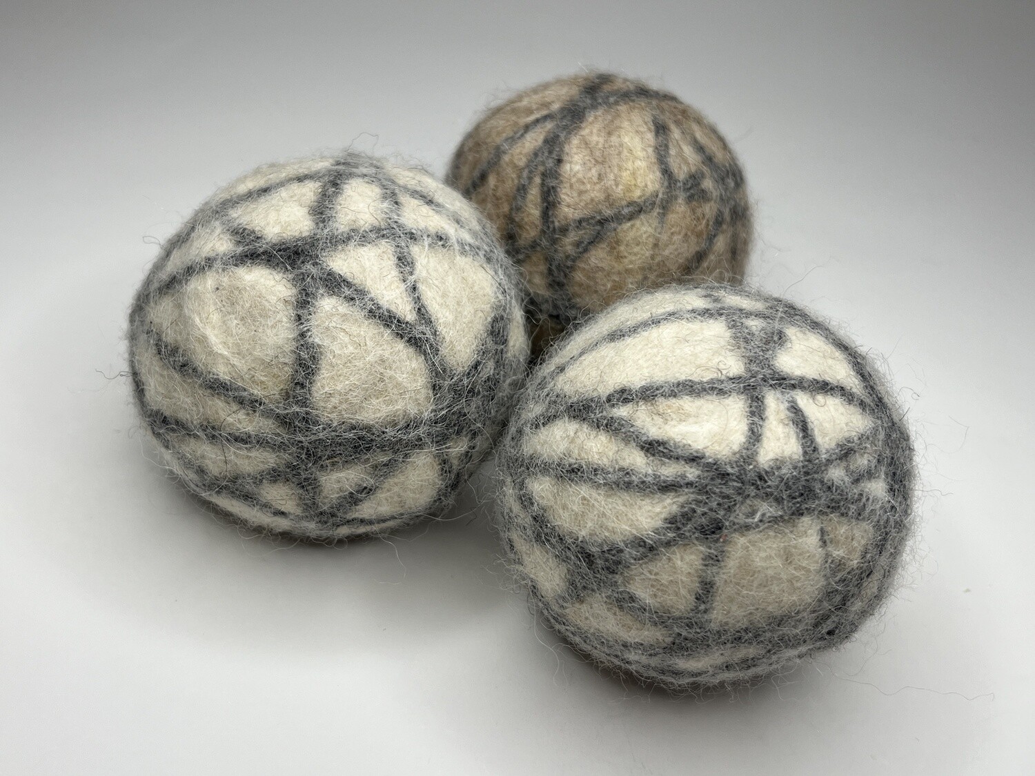 3 Dryer balls, play balls