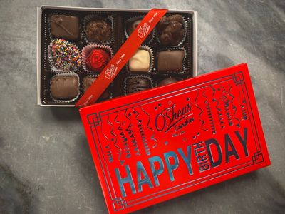 O'Shea's Occasion Gift Box “Happy Birthday” Deluxe Assortment | Assortment - Milk/Dark/White