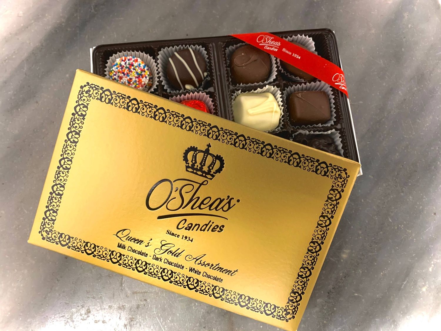 O'Shea's Occasion Gift Box “Queens Gold Box”