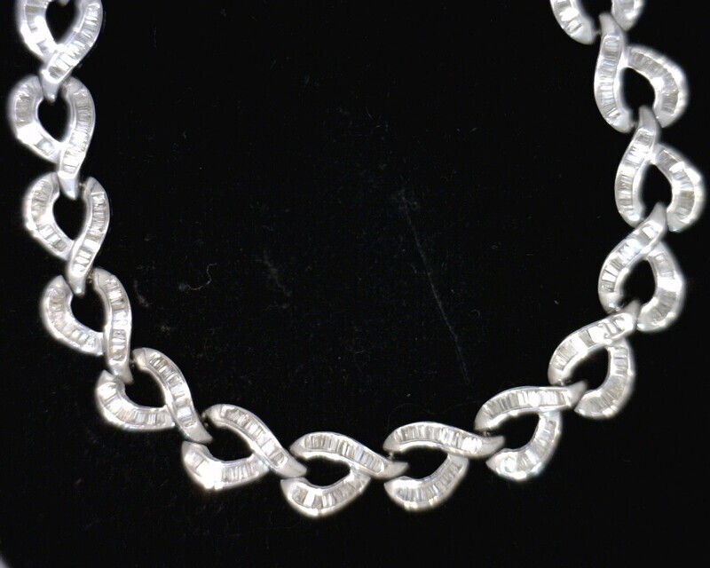 60952 White Gold Diamond Heart Link Bracelet