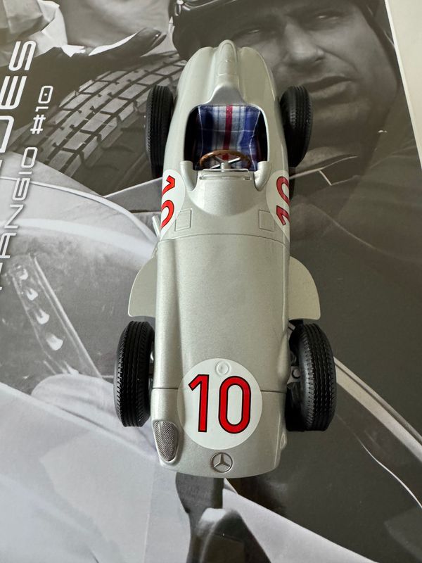 MERCEDES JM FANGIO 1955 WORD CHAMPION 1:18