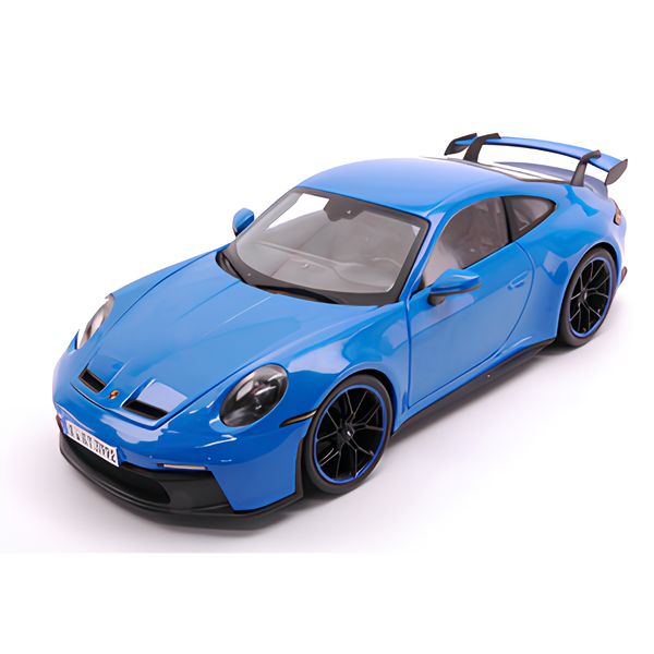 PORSCHE 911 GTS 1:18