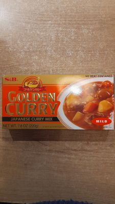 S&amp;B Golden Japanese Curry Mix Mild (220g)