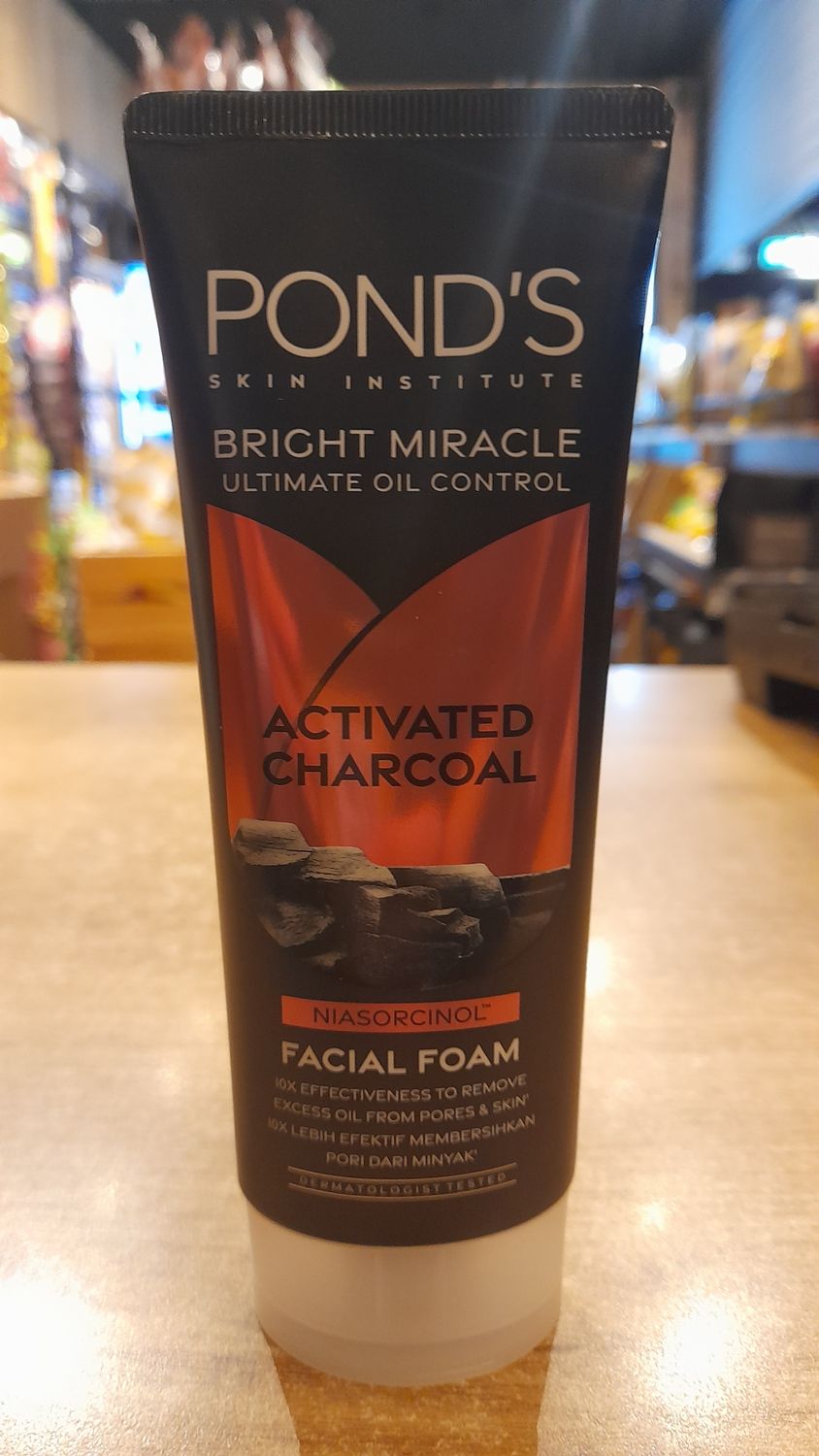 Pond&#39;s Bright Miracle Active Charcoal (100g)
