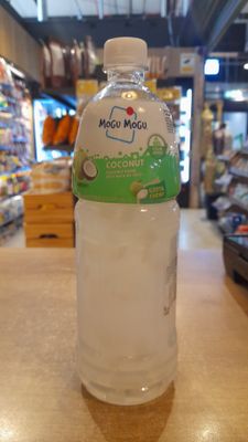 Mogu Mogu Coconut Drink (1L)