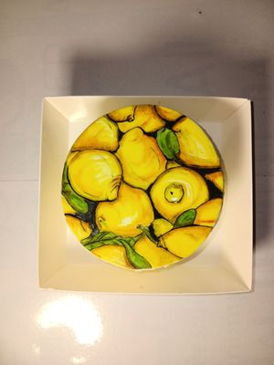 Run&#39;s hand-painted cake.