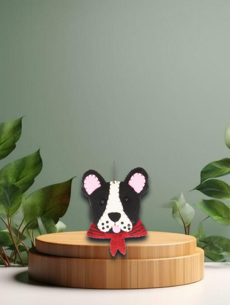 Hund mit Schal schwarz/rot, Filz 10cm
