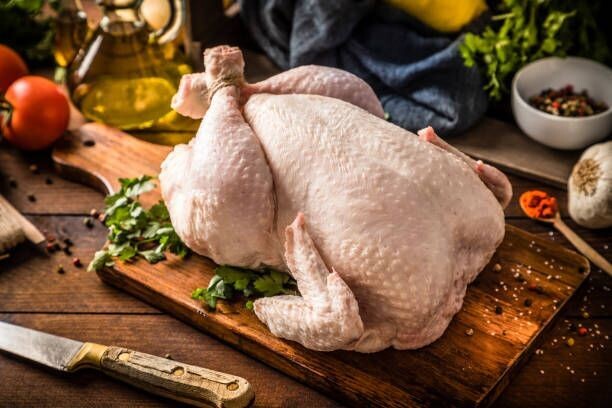 Poulet Jaune, 4.50€/kg. Vendu par 1.5kg soit