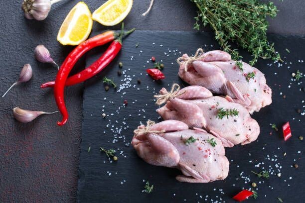 Cailles sans tête, 170gr, 13.17€/kg. Vendu par 1.6kg soit: