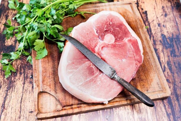 Rouelle de porc crue Bio, 12.69€/kg. 