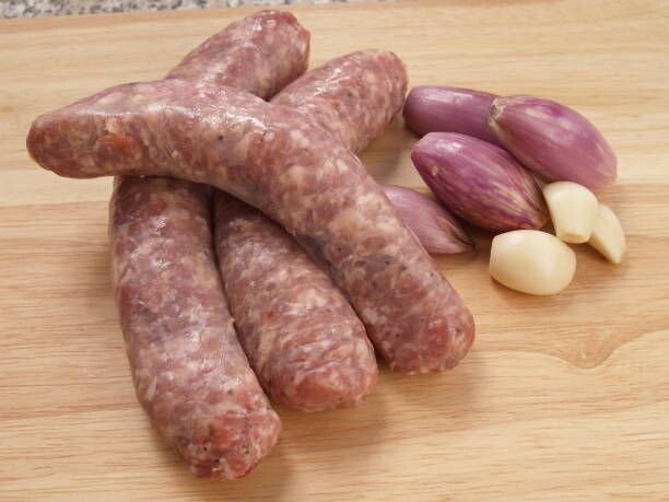 Saucisse de Toulouse au monbazillac artisanale, 9.75€/kg. Vendu par 2.5kg soit: