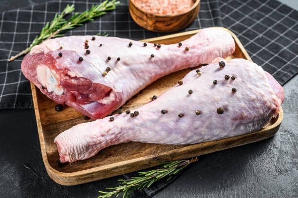 6 Cuisses de pintade, 12.65€/kg. Vendu par 1.2kg soit: