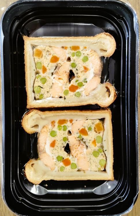 Pâté en croute saumon, mousse de légumes, 2 tranches, 37.48€/kg.