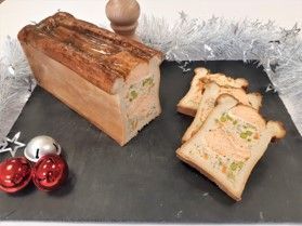 Pâté en croute saumon, mousse de légumes,  29€/kg.