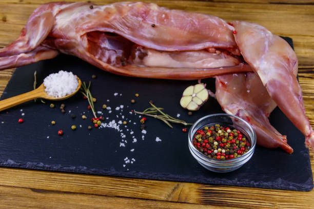 Lapin entier nu, sans antibiotiques, 1.5kg, 13.75€/kg