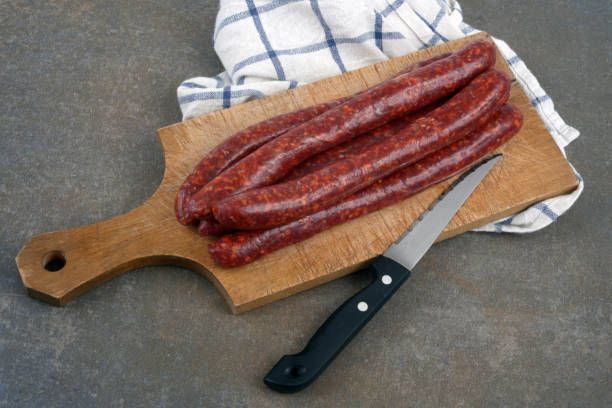 Véritable Merguez bœuf mouton, sans sel nitrité ajouté, 20x50gr, 1kg, 13.17€/kg Véritable Merguez bœuf mouton, sans sel nitrité ajouté, 20x50gr, 1kg, 13.17€/kg