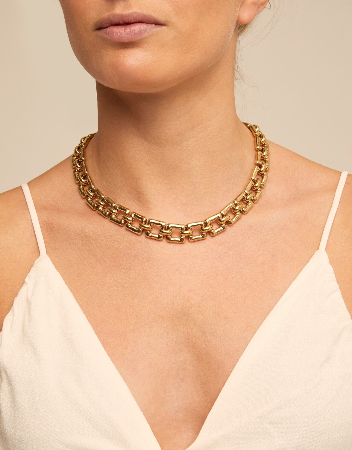 Femme Fatale Necklace Gold