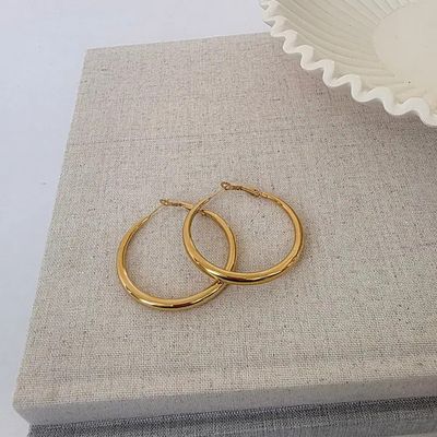 Y2K Classic Hoop Earring Gold