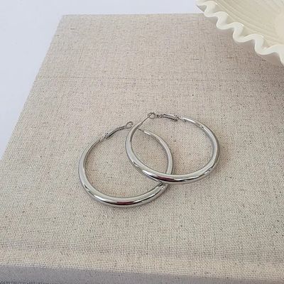 Y2K Classic Hoop Earring Silver