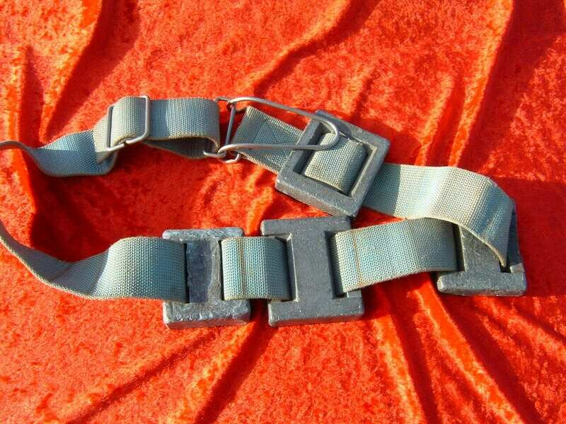 Weight belt with wire buckle and weights 9 pounds total
