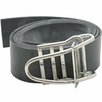 Wire scuba buckle with rubber belt