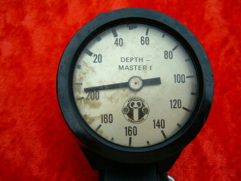 US Divers Depth Master I gauge for display
