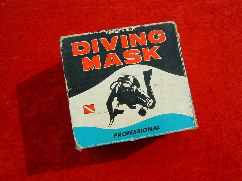 Professional Caribbean oval mask in box