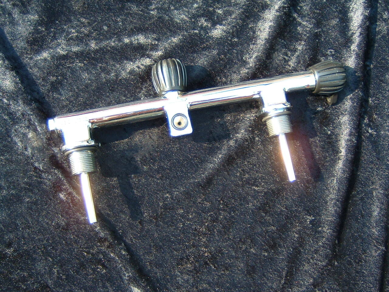 US Divers Aqua Lung NOS solid bar manifold NO BOX  OPEN BOX