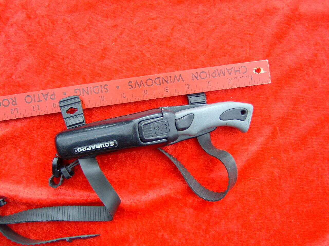 Scubapro modern knife pointy tip