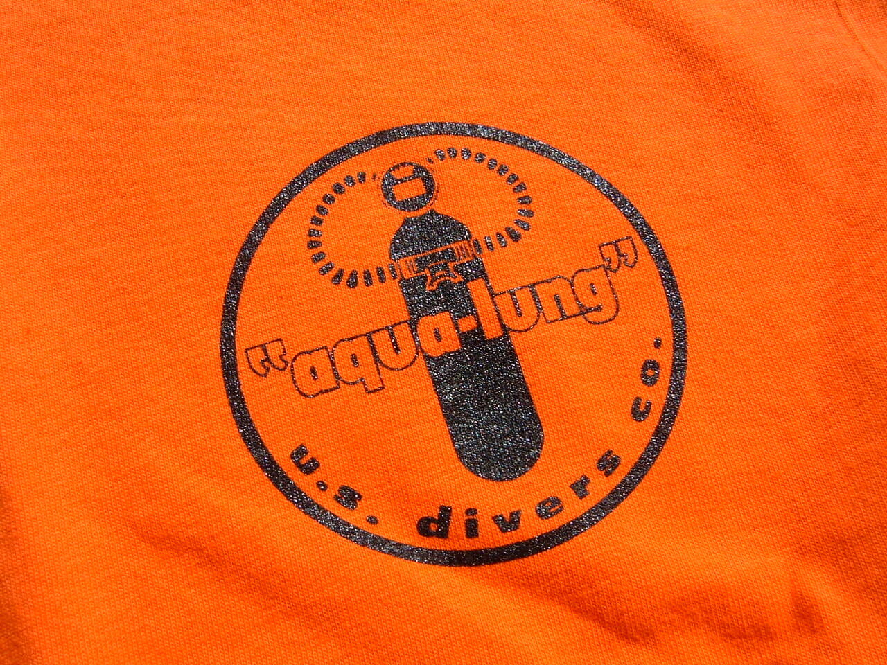 1958 Diorama US Divers Aqua Lung WOMANS Ultra Gildan T Shirt