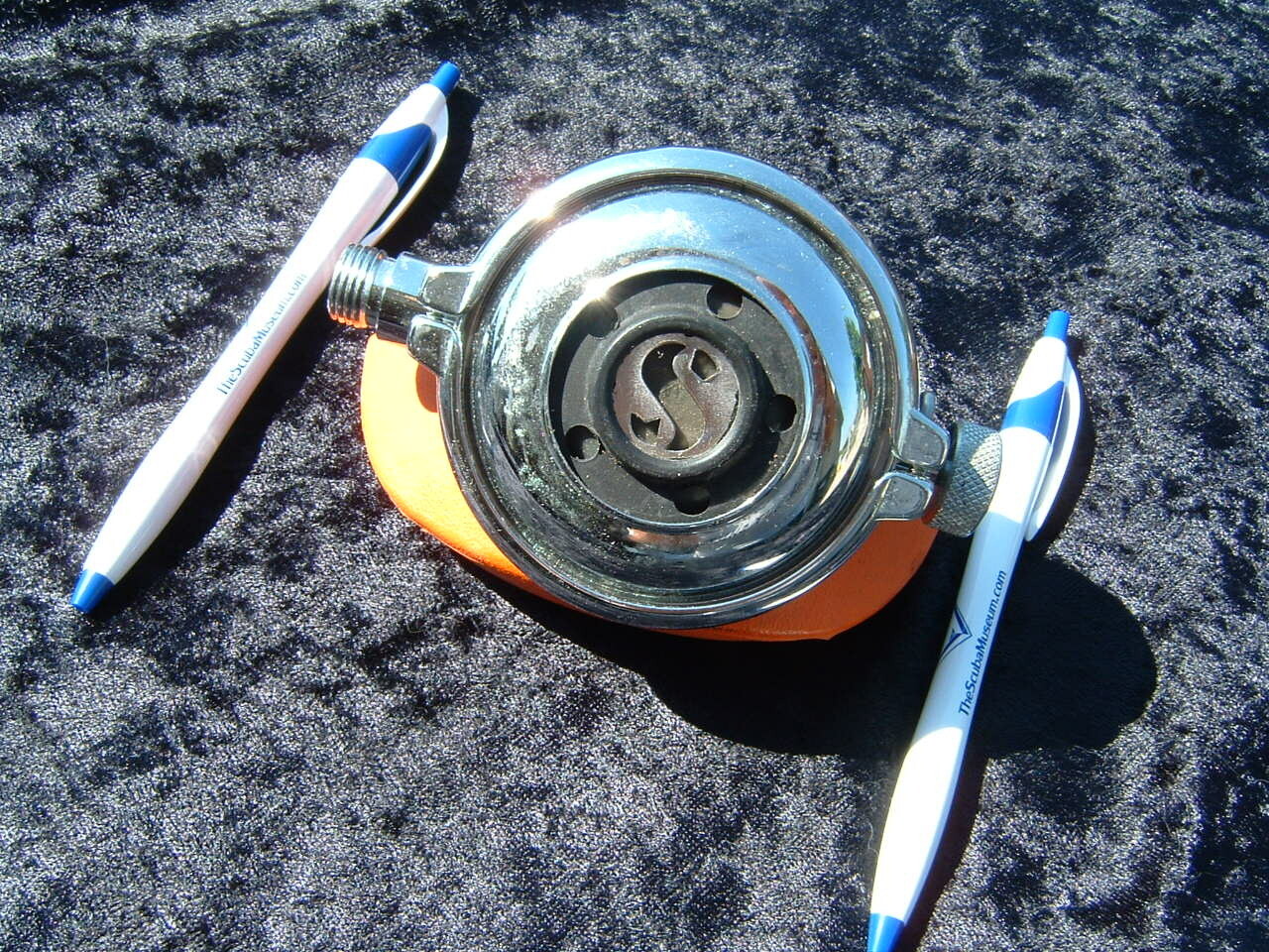 Scubapro 109 second used w ORANGE