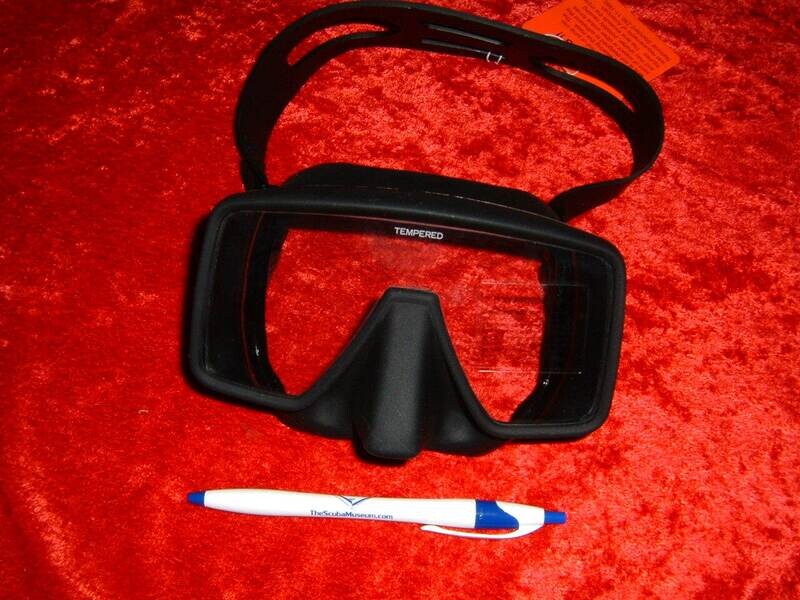 Frameless UDT SEAL style mask new made copy of the scubapro RED TAG!!!!  LAST ONE