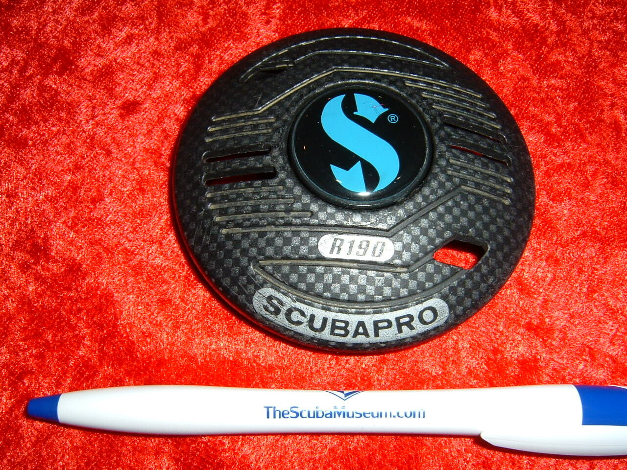 Scubapro r190 second stage cover w purge button NOS BLACK