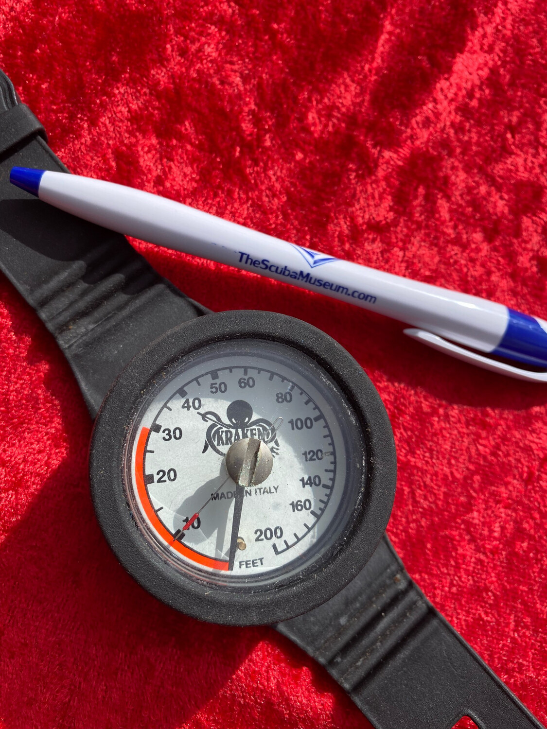 Kraken wrist depth gauge with max depth indicator NEW OLD STOCK