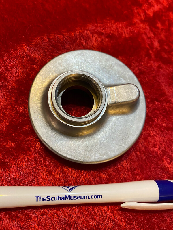 US Divers DA Navy used body