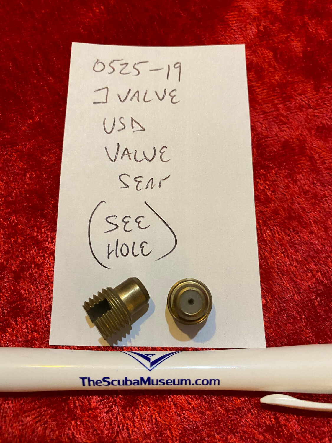 US Divers J valve seat 0525-19 . (with HOLE!)