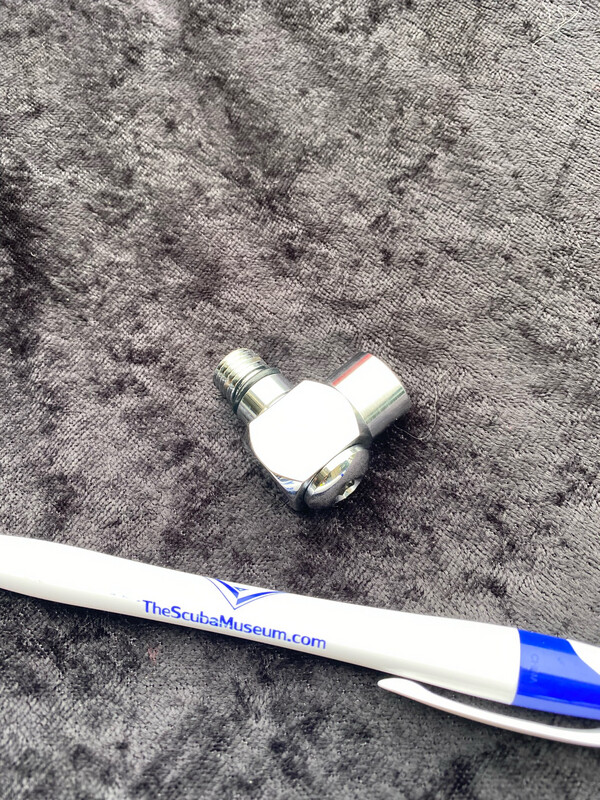 High pressure swivel 7/16 male to 7/16 female.  UA-16 .