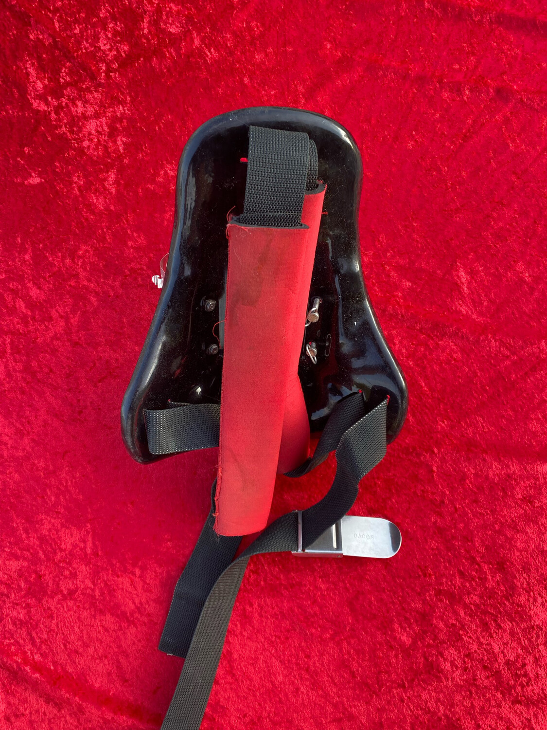 Dacor metal backpack w band for 6.9 inch tank used barn fresh