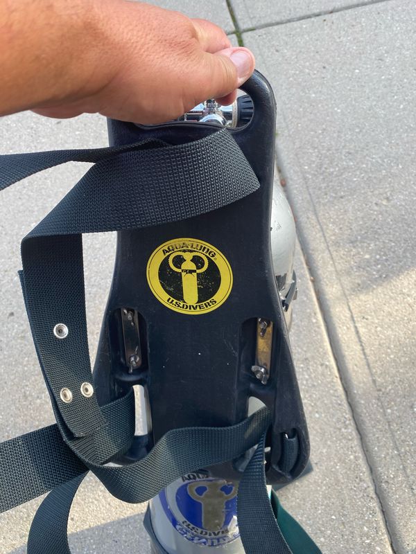US Divers backpack bands for various sized tanks used barn fresh