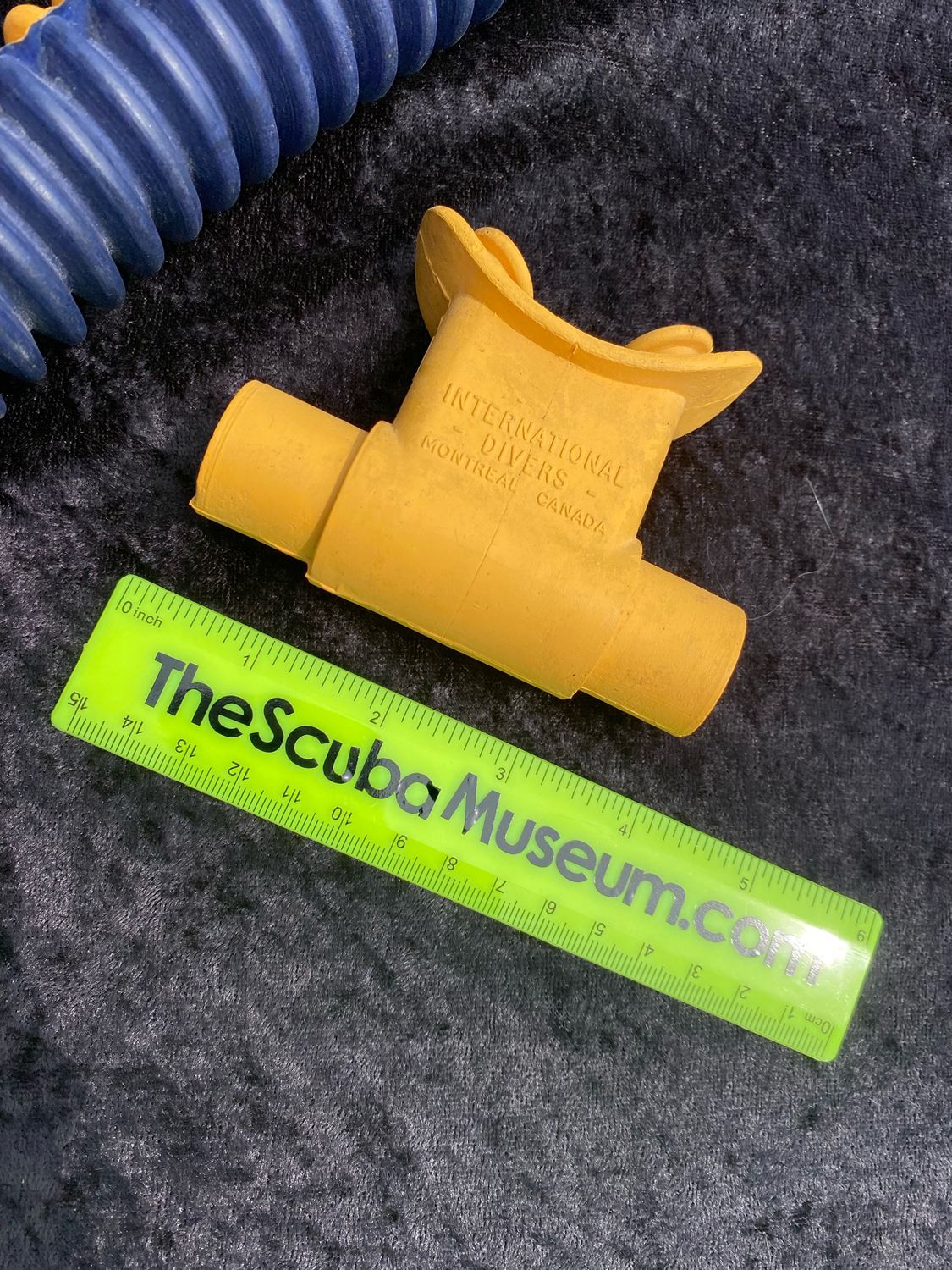 International Divers NOS yellow mouthpiece Oh Canada!