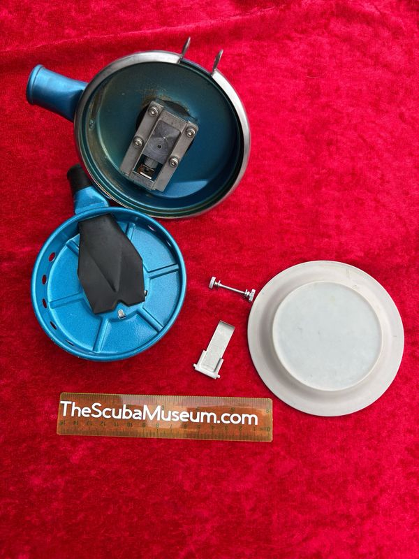 Voit 50 Fathom regulator Blue model working with all new silicone  GREAT PAINT!!!