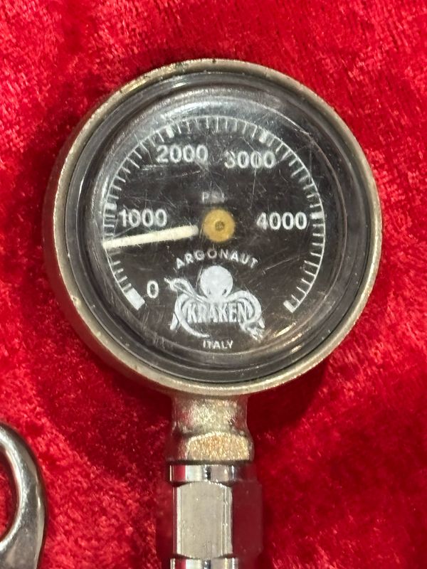 Argonaut Kraken Pressure Gauge. Black Special edition version USED