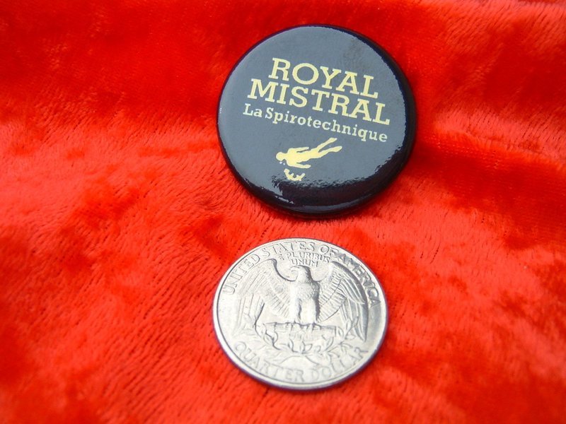 Spirotechnique 1.25 inch pin