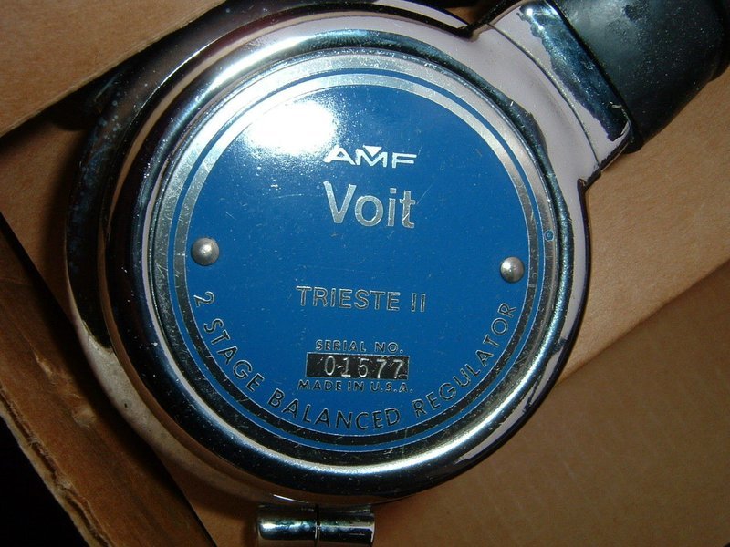 Voit V22 AMF Trieste regulator NIB #01577 MISS