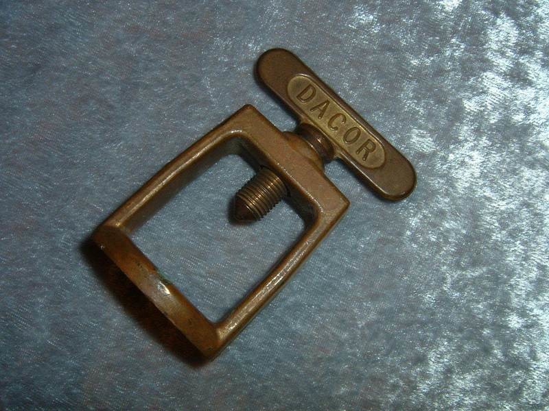 DACOR brass yoke and screw NOS  D1381
