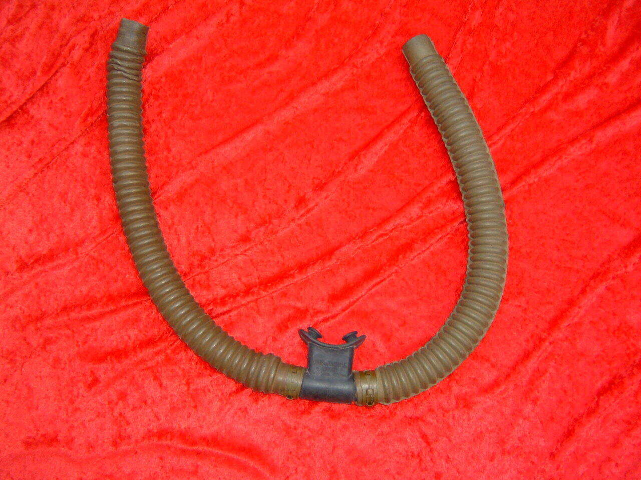 International Divers hose loop with tinnermans and mouthpiece International Divers hose loop with tinnermans and mouthpiece
