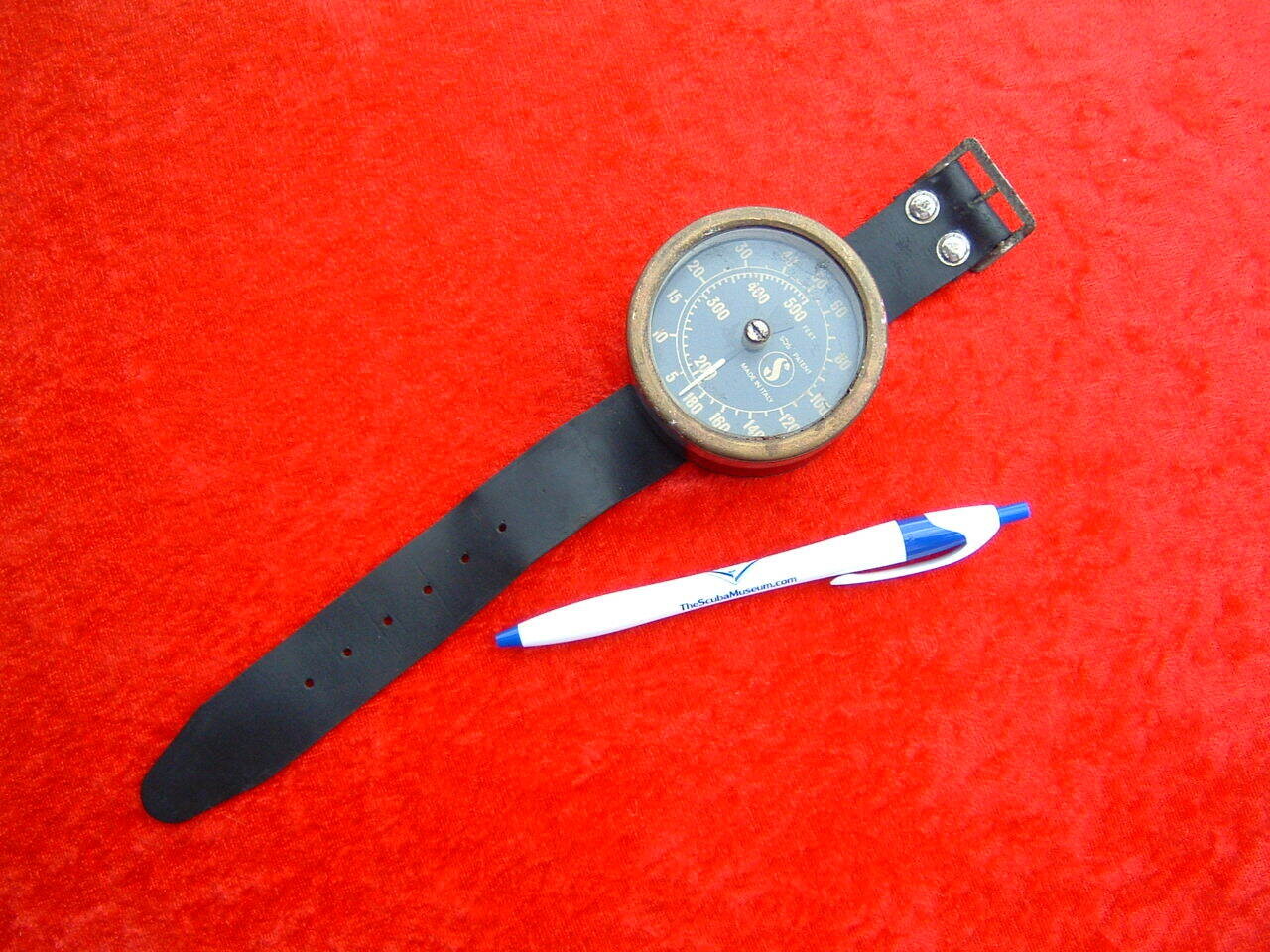 SOS Scubapro made in Italy 500 foot depth gauge!!! SOS Scubapro made in Italy 500 foot depth gauge!!!