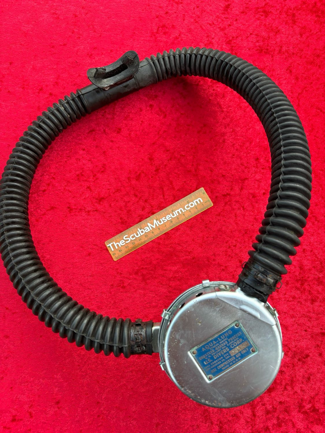 US Divers Broxton address TRADE MARK w separate exhaust housing 1950s era. BARN FRESH and working!